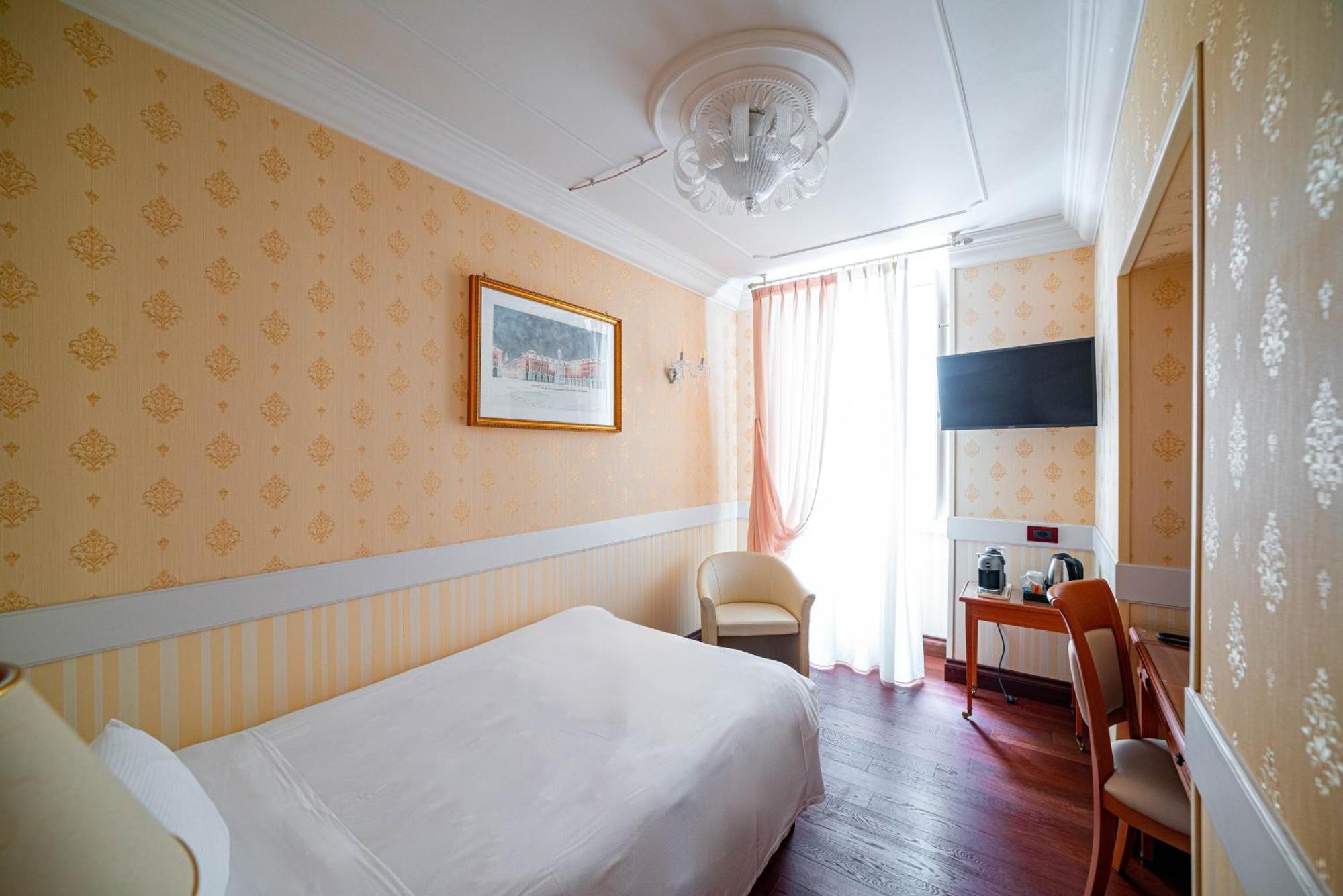 Phi Hotel Principe Кунео Экстерьер фото