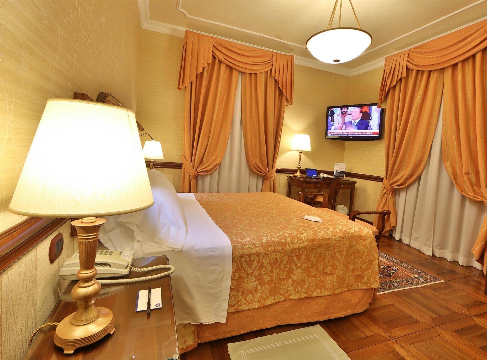 Phi Hotel Principe Кунео Экстерьер фото